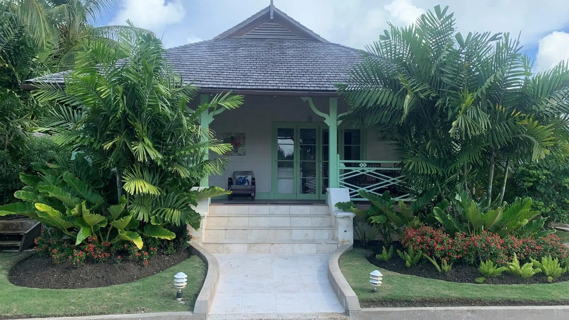 The Gatehouse Villa Saint James